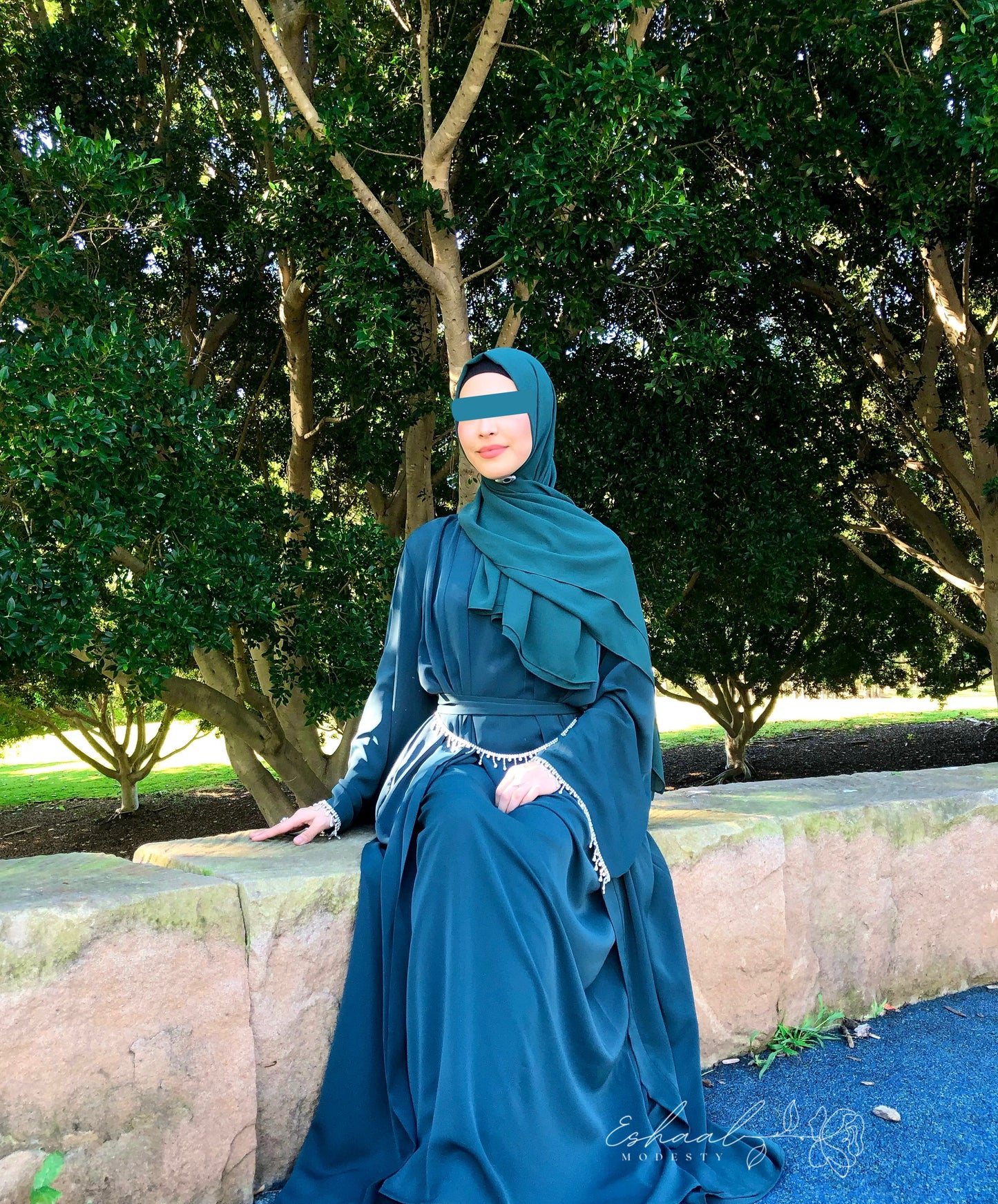 Almaas Abaya